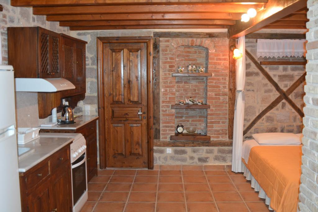 Lesvos Tower House Komninos Sigrion Phòng bức ảnh